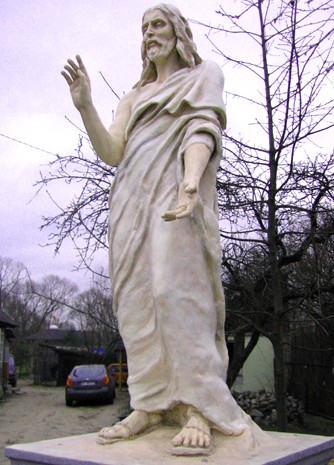 Figura Jezusa wykonana na zamówienie Kościoła pw. św. Kazimierza w Białymstoku; wys. 240 cm, żywica